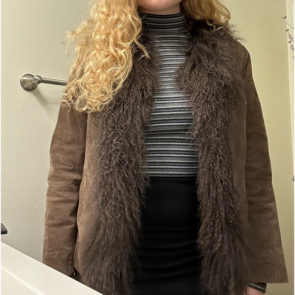 Brown fur lined coat - Picture 2 of 4